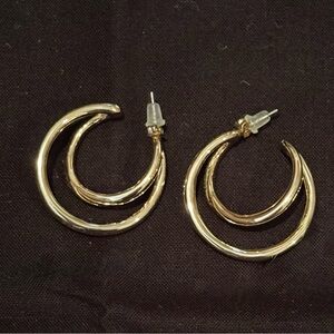 Elegant Gold Hoop Earrings